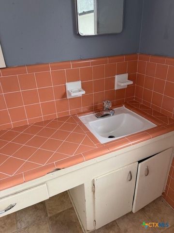 203 Houston Street, Port Lavaca, TX 77979