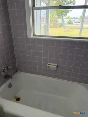 203 Houston Street, Port Lavaca, TX 77979