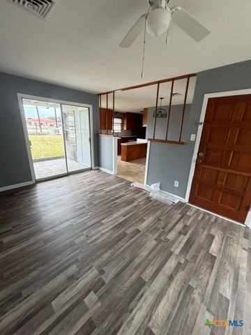 203 Houston Street, Port Lavaca, TX 77979