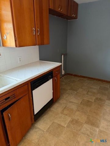 203 Houston Street, Port Lavaca, TX 77979