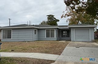 203 Houston Street, Port Lavaca, TX 77979