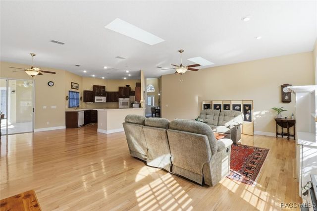 5528 W Hunters Ridge Circle, Lecanto, FL 34461