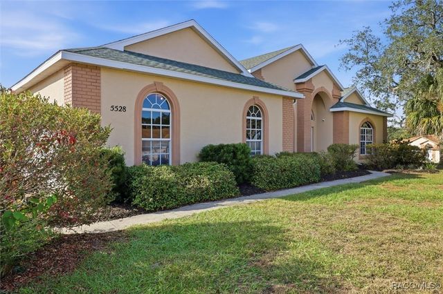 5528 W Hunters Ridge Circle, Lecanto, FL 34461