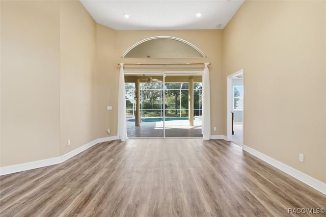 5528 W Hunters Ridge Circle, Lecanto, FL 34461