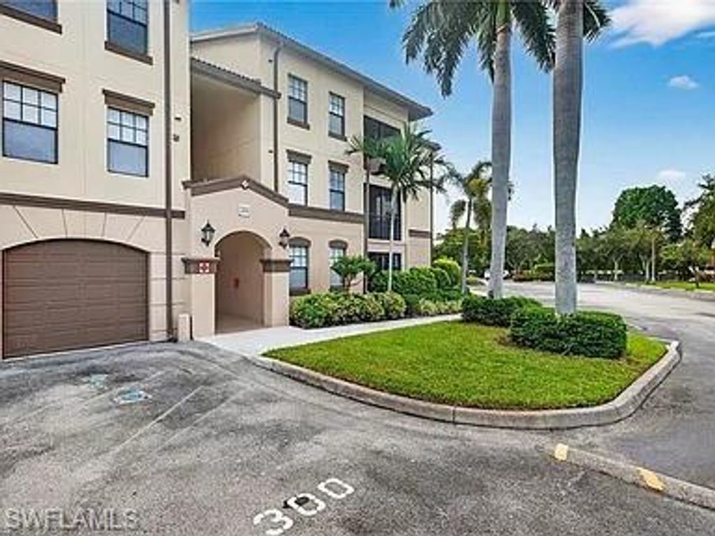 13010 Positano CIR 108, NAPLES, FL 34105 — photo 2