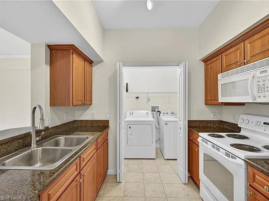 13010 Positano CIR 108, NAPLES, FL 34105 — photo 4