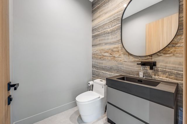 1000 SW 93rd Avenue, Plantation, FL 33324