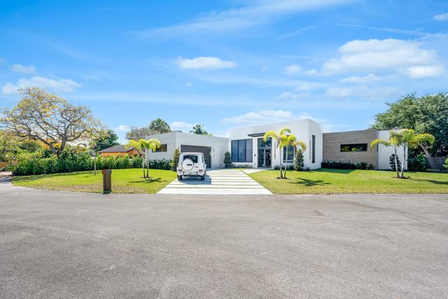 1000 SW 93rd Avenue, Plantation, FL 33324