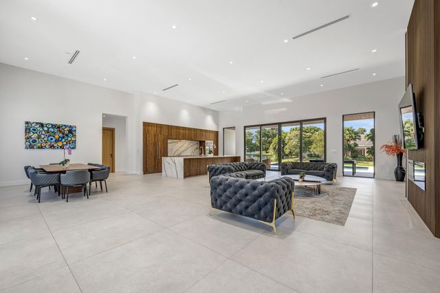 1000 SW 93rd Avenue, Plantation, FL 33324