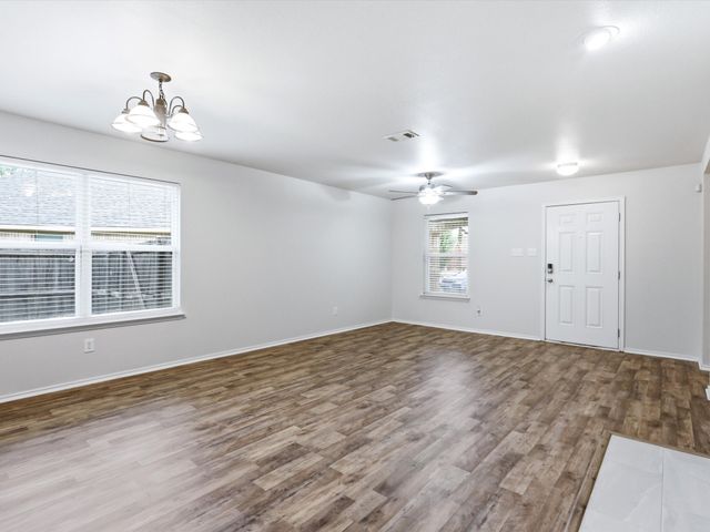 1356 N Cozumel Street, Grand Prairie, TX 75051