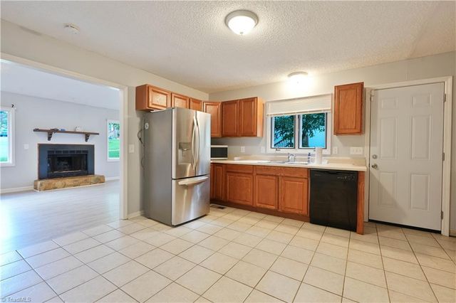 9 Pear Tree Court, Greensboro, NC 27401