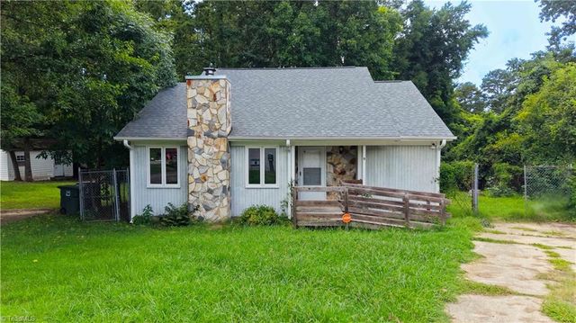 9 Pear Tree Court, Greensboro, NC 27401