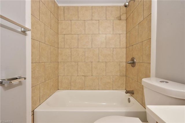 9 Pear Tree Court, Greensboro, NC 27401