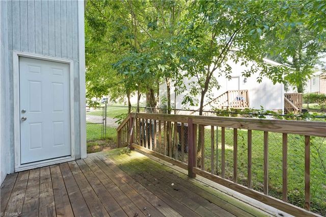 9 Pear Tree Court, Greensboro, NC 27401