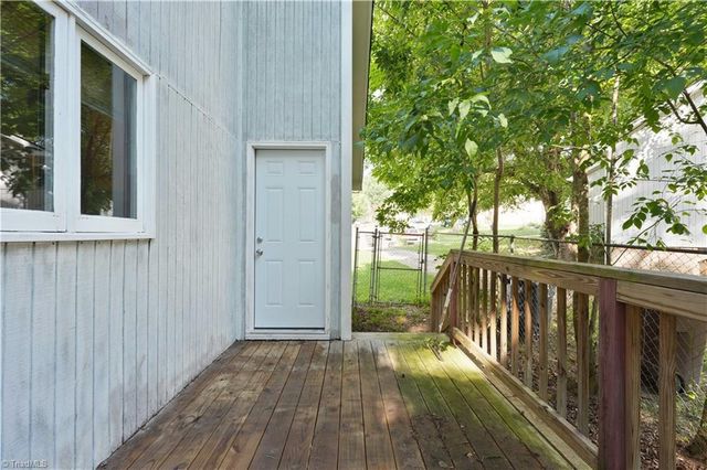 9 Pear Tree Court, Greensboro, NC 27401