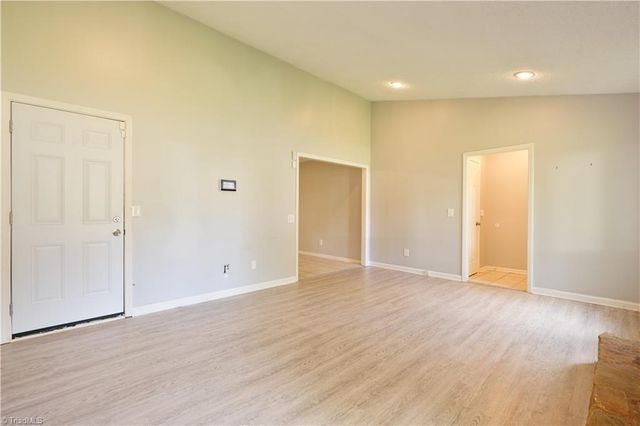 9 Pear Tree Court, Greensboro, NC 27401