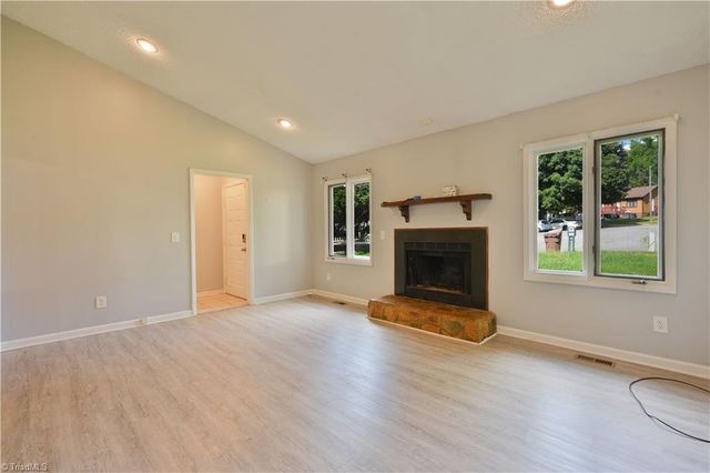 9 Pear Tree Court, Greensboro, NC 27401