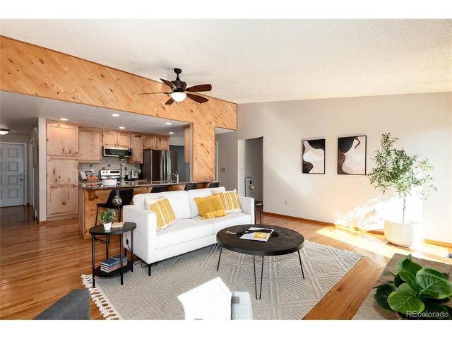 18622 E Kent Dr, Aurora, CO 80013