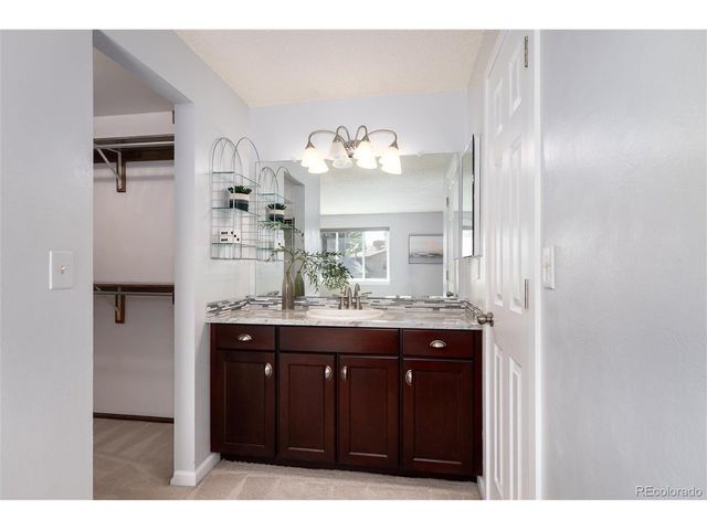 18622 E Kent Dr, Aurora, CO 80013
