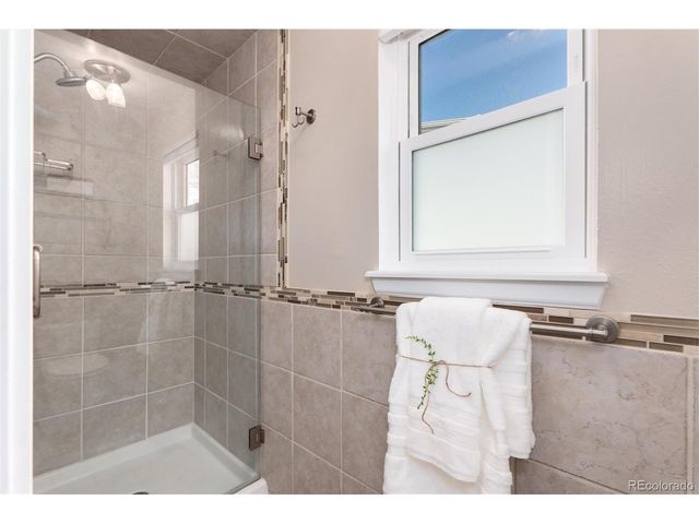 18622 E Kent Dr, Aurora, CO 80013