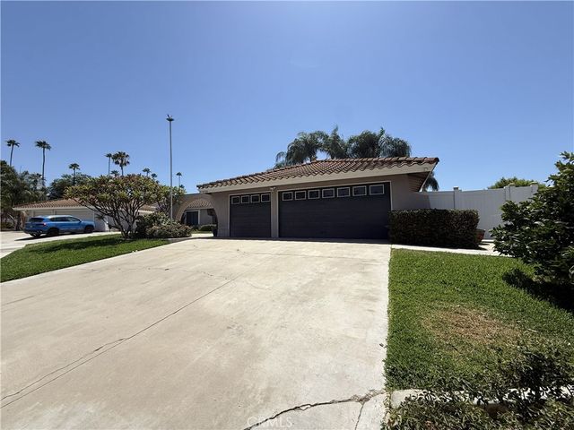 2720 Lexinton Place, Riverside, CA 92506