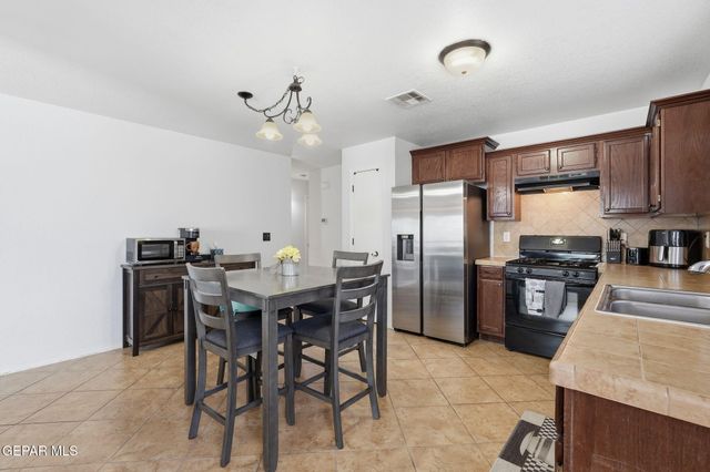 13005 ALFREDO APODACA Drive, El Paso, TX 79938