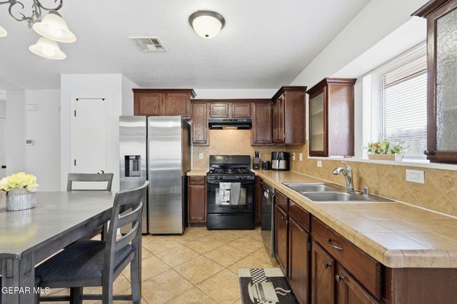 13005 ALFREDO APODACA Drive, El Paso, TX 79938