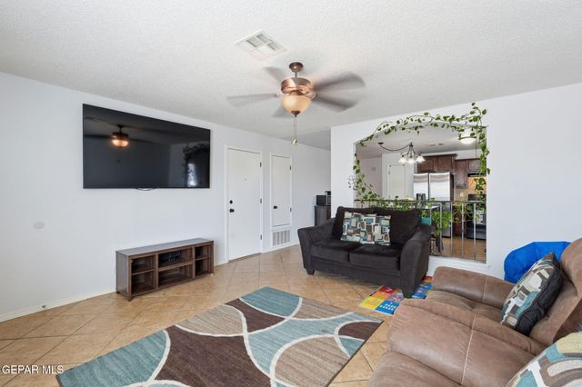 13005 ALFREDO APODACA Drive, El Paso, TX 79938