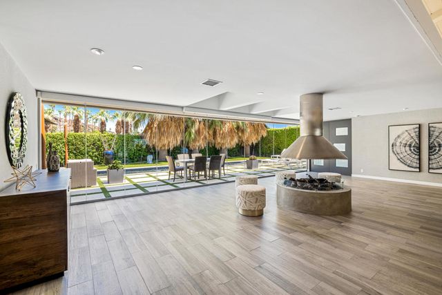 580 W Panga Way, Palm Springs, CA 92262