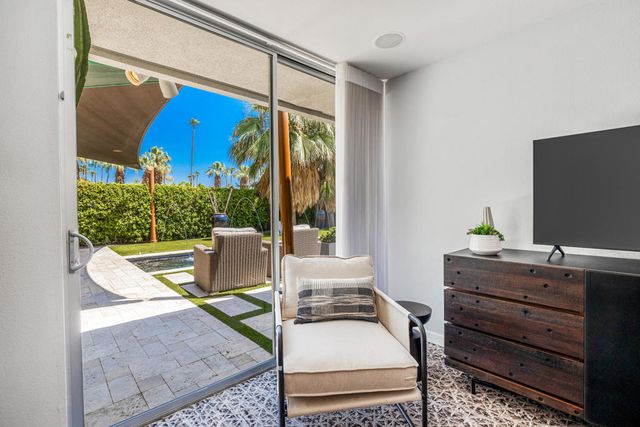 580 W Panga Way, Palm Springs, CA 92262