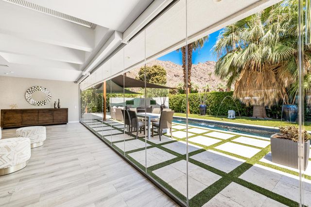 580 W Panga Way, Palm Springs, CA 92262
