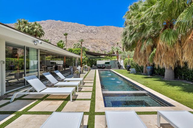 580 W Panga Way, Palm Springs, CA 92262