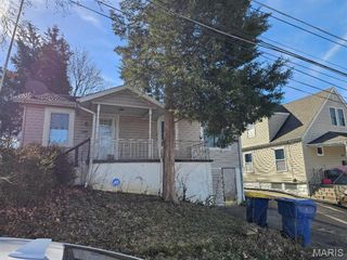9422 Chester Avenue, St Louis, MO 63114