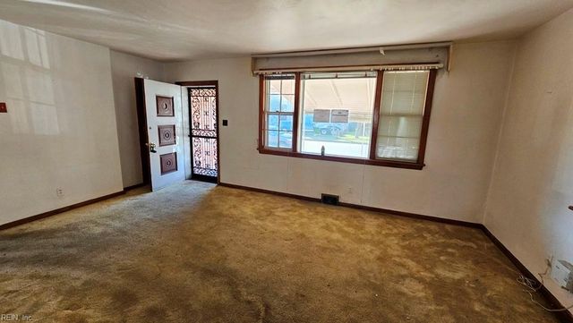 2711 Evergreen PL, Portsmouth, VA 23704