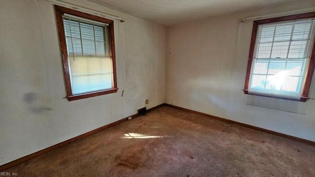 2711 Evergreen PL, Portsmouth, VA 23704