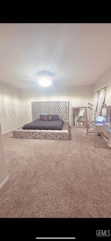 6000 Kings Canyon Drive, Bakersfield, CA 93306