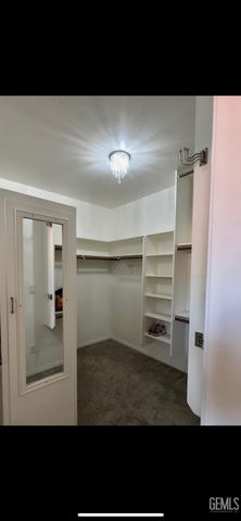 6000 Kings Canyon Drive, Bakersfield, CA 93306