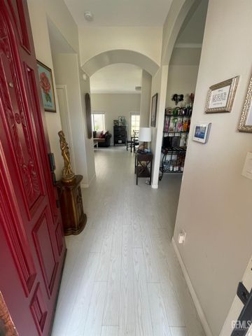 6000 Kings Canyon Drive, Bakersfield, CA 93306