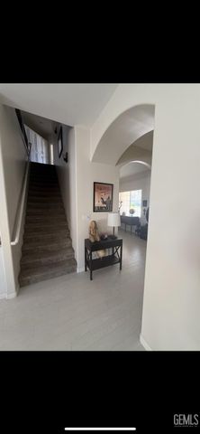 6000 Kings Canyon Drive, Bakersfield, CA 93306