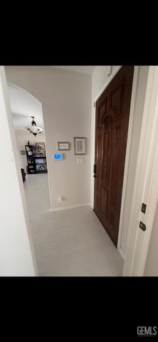 6000 Kings Canyon Drive, Bakersfield, CA 93306