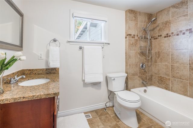 812 Reiten Road, Kent, WA 98030