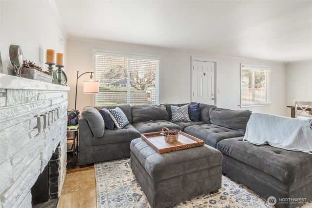 812 Reiten Road, Kent, WA 98030