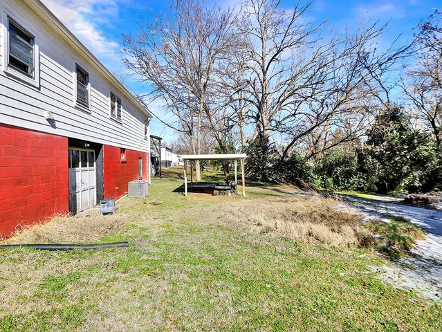 202 River Dr, Gaffney, SC 29340