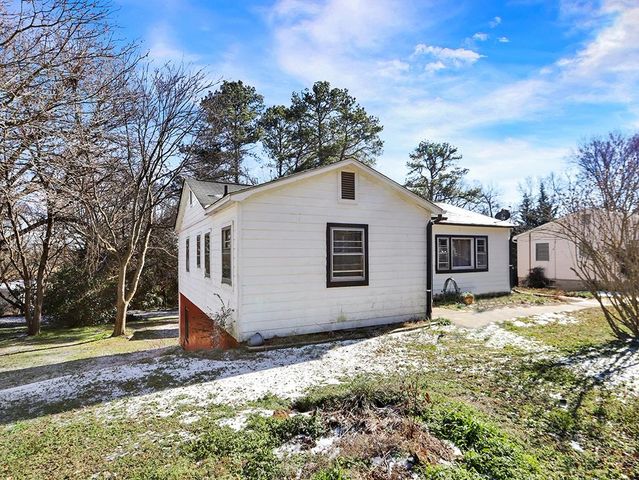 202 River Dr, Gaffney, SC 29340