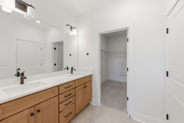 140 Nearwater Place, Hendersonville, TN 37075