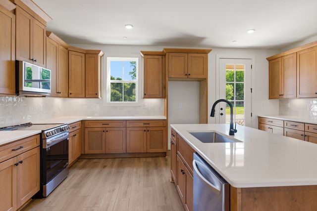 140 Nearwater Place, Hendersonville, TN 37075