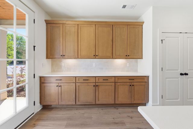 140 Nearwater Place, Hendersonville, TN 37075
