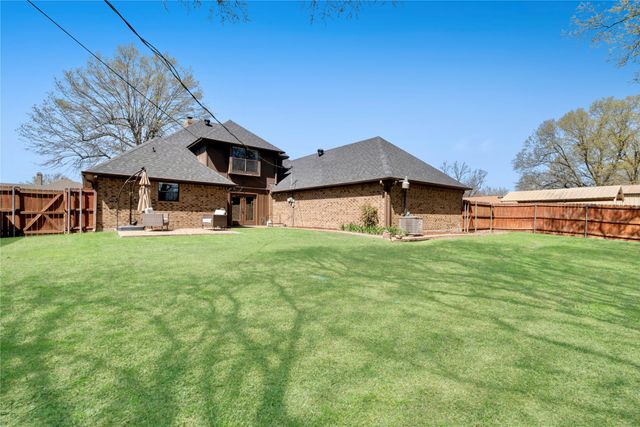 1005 SE 42nd Street SE, Paris, TX 75462
