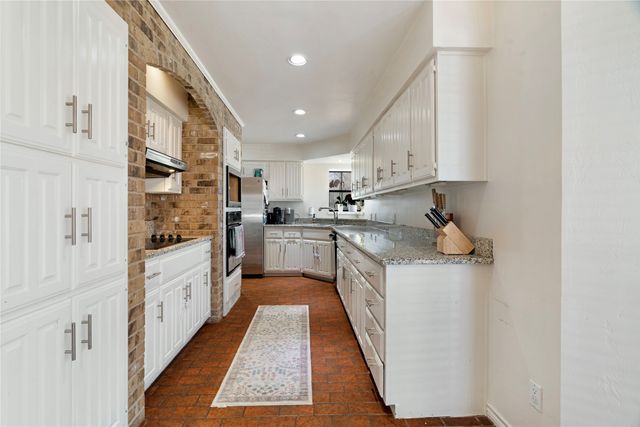 1005 SE 42nd Street SE, Paris, TX 75462