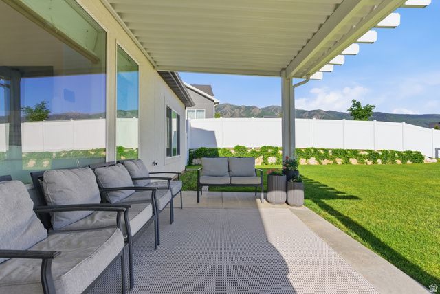 1364 E BEECHWOOD DR, Layton, UT 84040